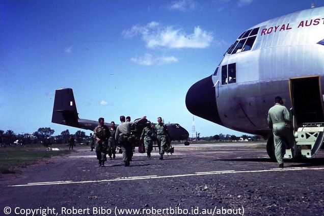 De Havilland DHC-4 Caribou, (A4-233)