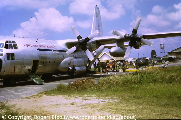 Lockheed C-130E Hercules, (A97-160)