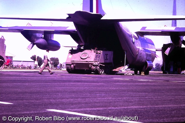 Un/loading APCs.